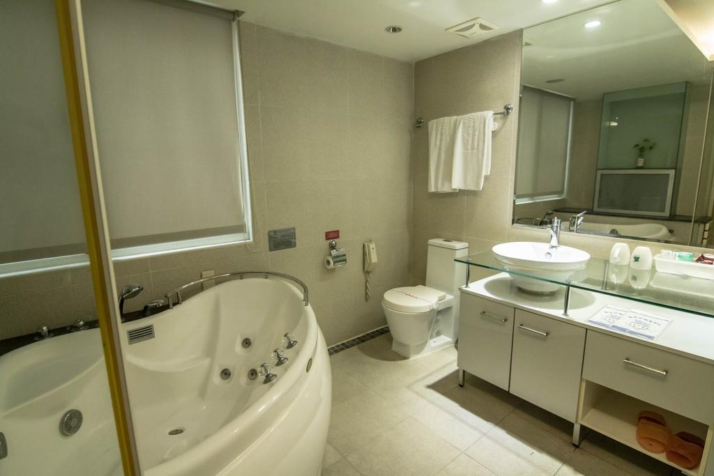 Katherine Plaza Hotel Cao Hùng Ngoại thất bức ảnh